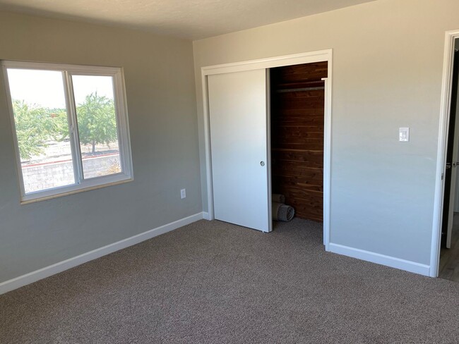 Photo - A Welcoming 3-Bedroom with Outdoor Room to Breathe