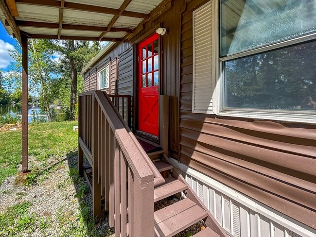 Photo - 8798 Holmquist Rd SE