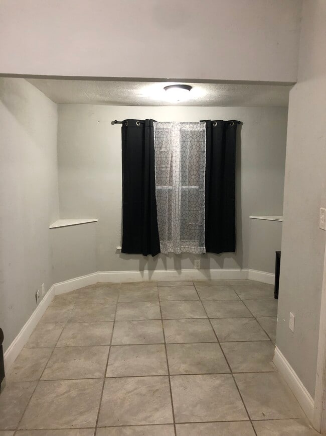 Photo - 1121 Avondale Ave
