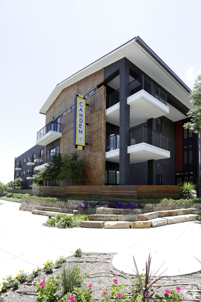 Photo - Camden Henderson