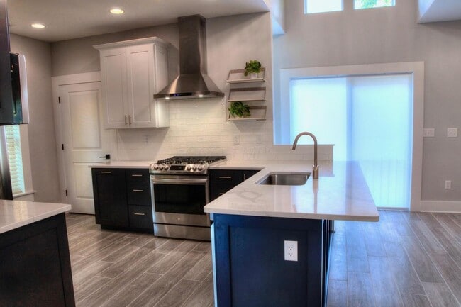 Photo - 76 W Starr Ave