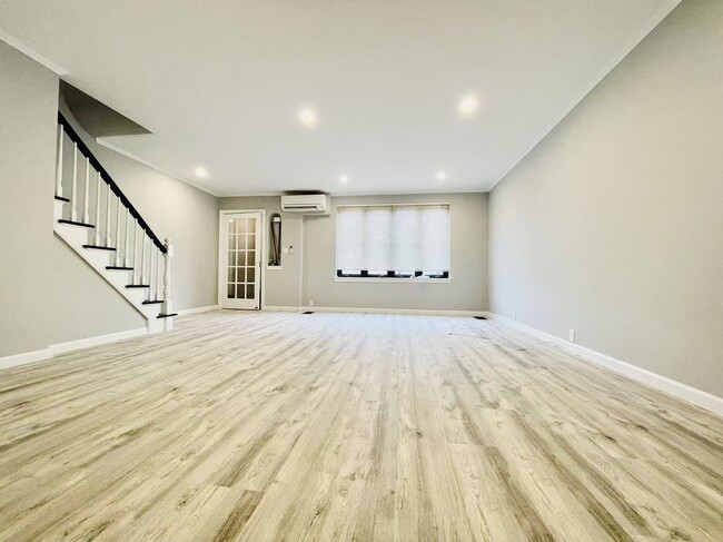 Photo - 10257 63rd Ave