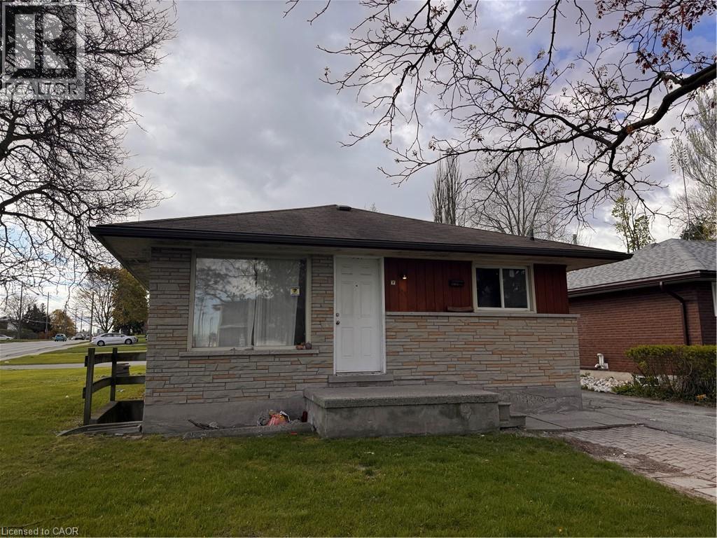 Photo - 105 Marshall St