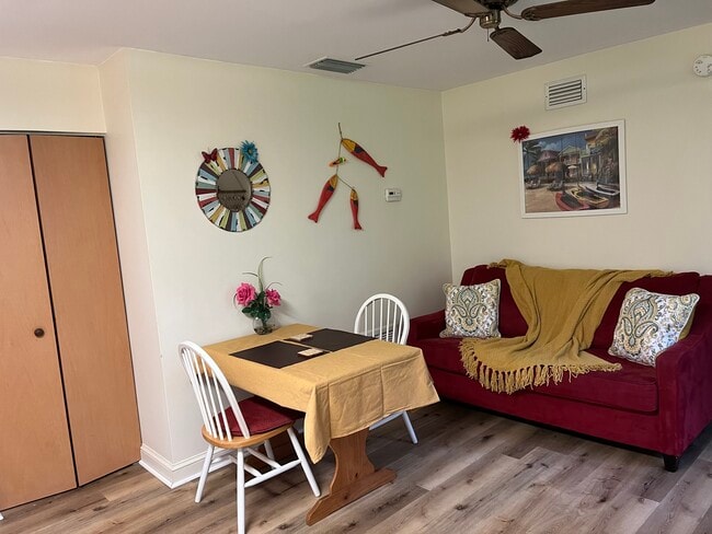 Photo - 208 W Florence Ave Unit 3