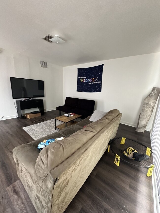 Photo - 4 Bed 1 Bath near UWEC, Water Street, and ...
