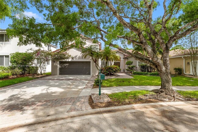 Photo - 1971 Landing Way