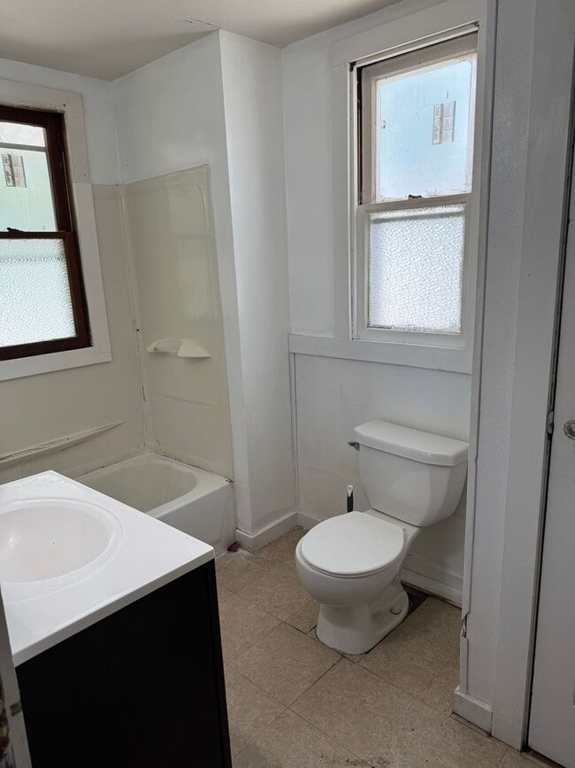 Photo - 2 Bedroom 1 Bath Home $1000.00