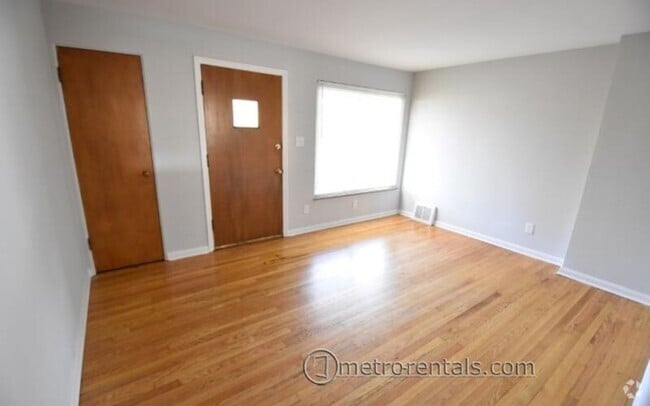 Building Photo - 61-61D E Henderson Rd Unit 61-C East Henderson Road Rental