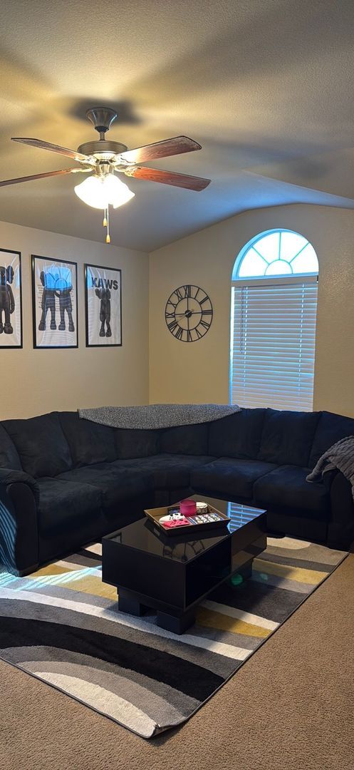 Photo - 3-bedroom 2-bathroom home located in Yowell Ranch! HOUSING ACCEPTED!