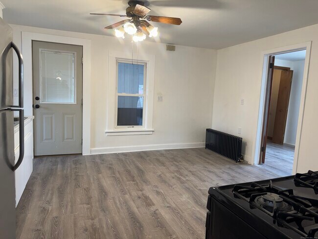 Photo - 69 Smith St Unit 2