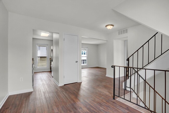 Photo - 1885 Brookside Dr