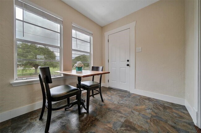 Photo - 4821 Rusk St