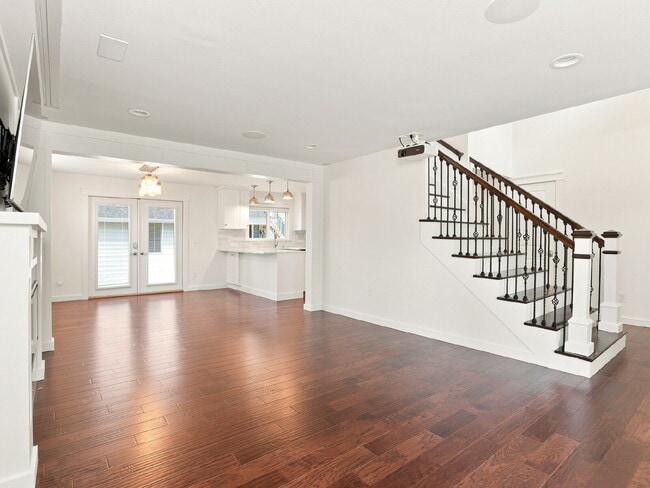 Photo - 4 Bedroom PLUS Above Garage Bonus Room in Bothell! Air Conditioned!