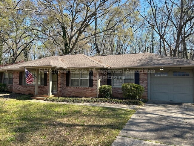 Building Photo - 1133 E College St