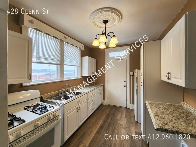 Photo - 428 Glenn St