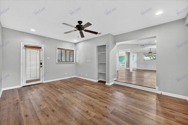 Photo - 3827 Clubway Ln