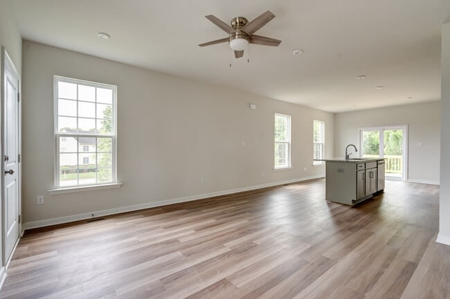 Photo - 312 Northfield Heights Ln