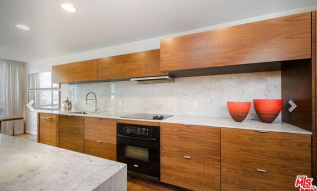 Photo - 406 N Oakhurst Dr Unit 204