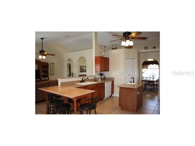 Photo - 390 Medallion Pl