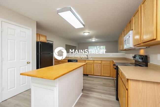 Photo - 3 Bedroom Pet-Friendly Home in HERMITAGE, TN with Main Street Renewal