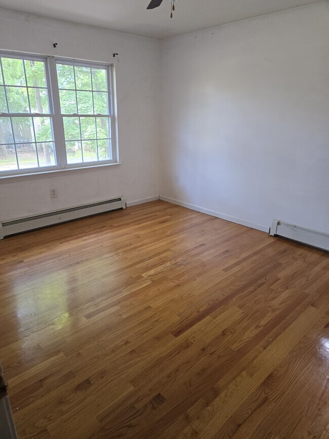 32 Willella Pl Apartments Newburgh, NY