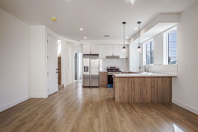 Photo - JUST COMPLETED MODERN TOWNHOMES! Never Liv... Unit #4516