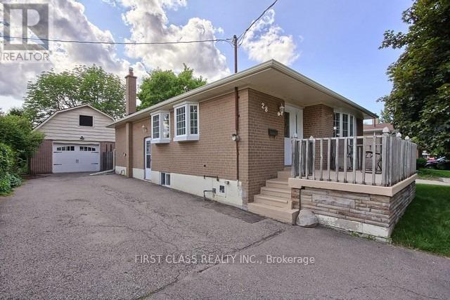 Photo - 28 Collins Crescent