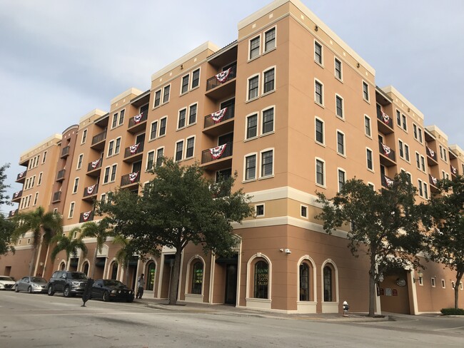 Exterior Lucerne Ave - 511 Lucerne Ave Unit The Lucerne