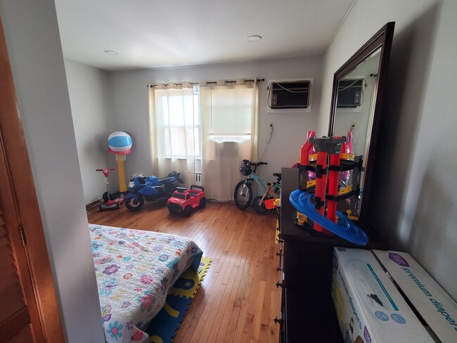 Photo - 308 3rd St Unit 2nd floor