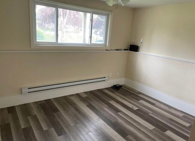 Photo - 770 Riverside Dr Unit Apt 5