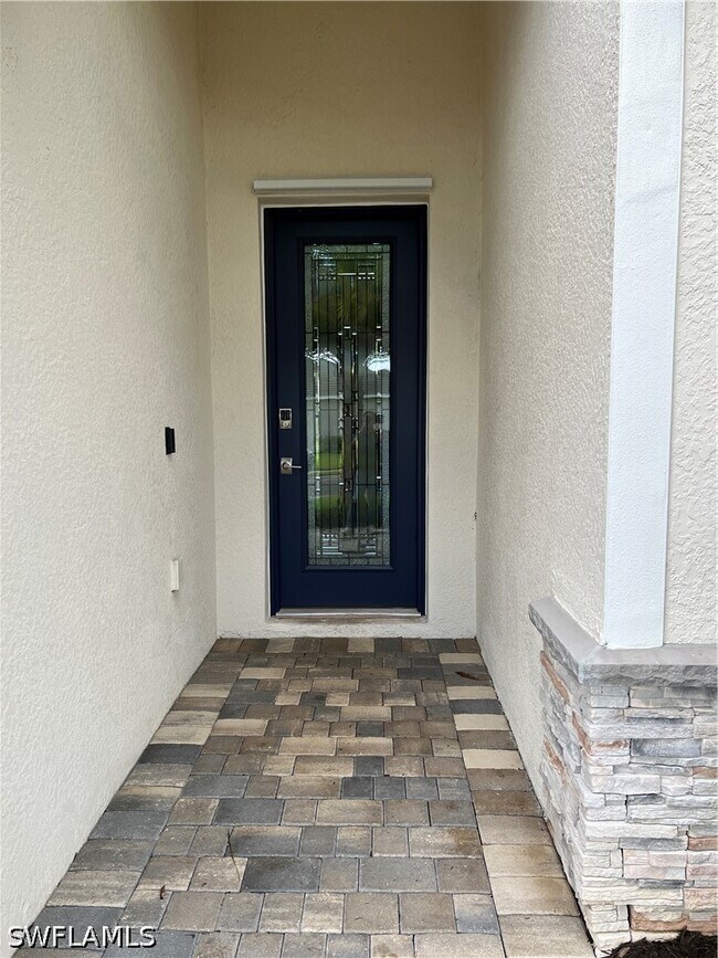 4163 Bluegrass Dr