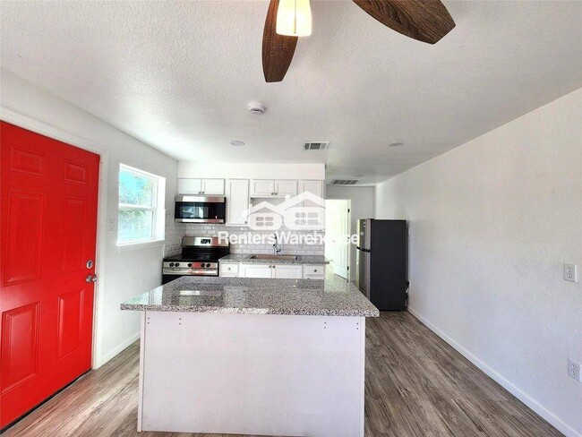 Photo - 2706 Berry St