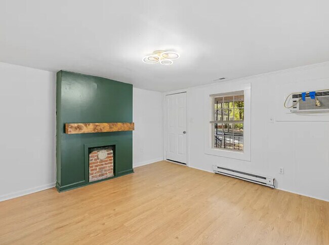 Photo - 532 E Iredell Ave Unidad A Rental