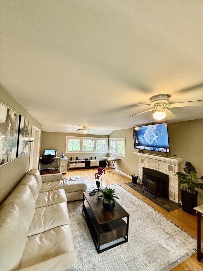 Photo - 31 Oakland Ave