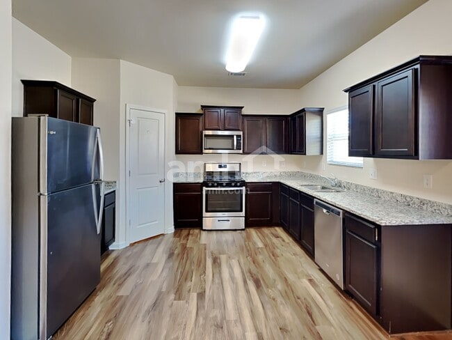 Photo - 278 Scotland Dr