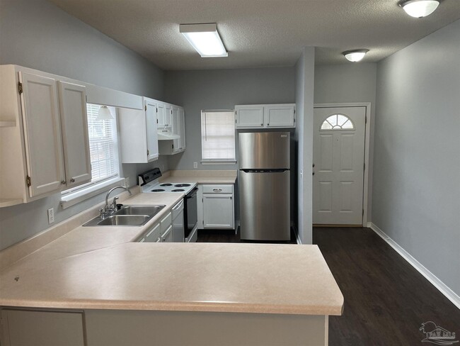Photo - 201 Wildflower Ln