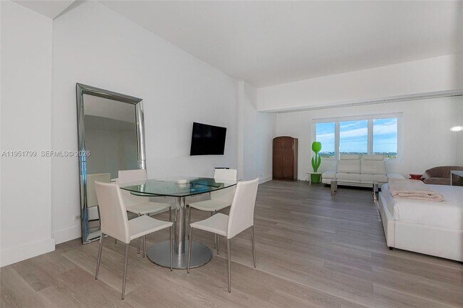 Photo - 2301 Collins Ave Unit 1636