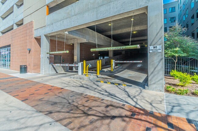 Photo - 3100 W 7th St Unit 811