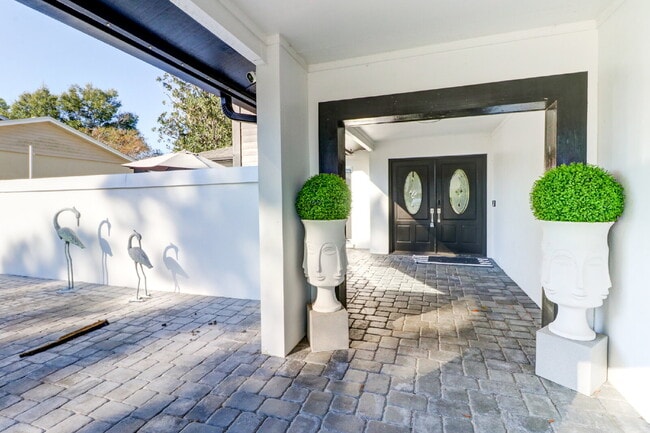 Photo - Fully Furnished 4-Bedroom Pool Home with Golf Course Views in Northdale