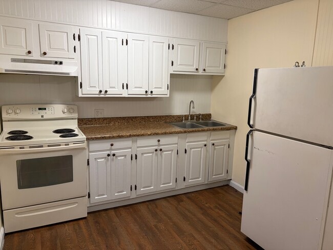 Building Photo - 46 School St Unit 3