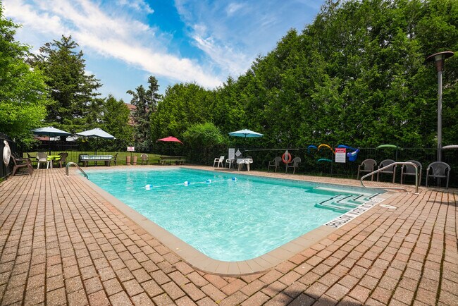 Photo - Georgian Towers