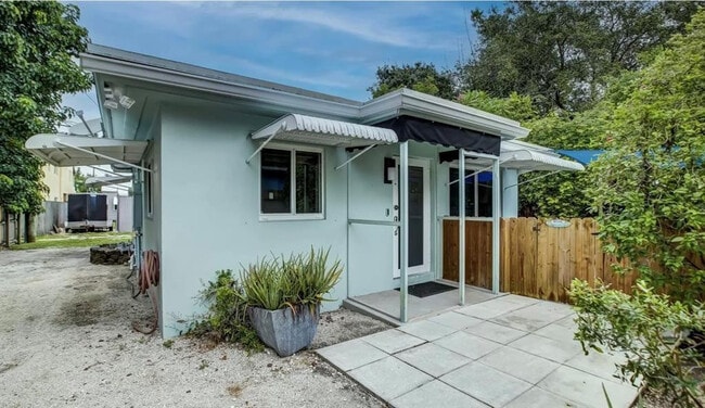 Photo - 501 SW 11th St