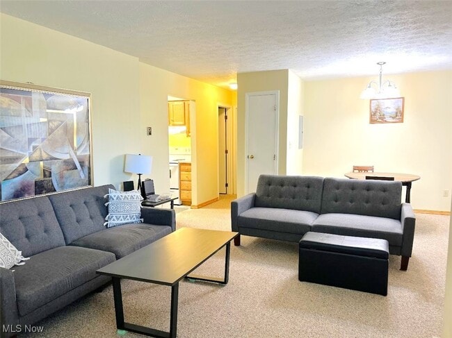Building Photo - 200 Fernwood Rd Rental
