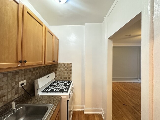 Photo - 1369 W Estes Ave Unit J1