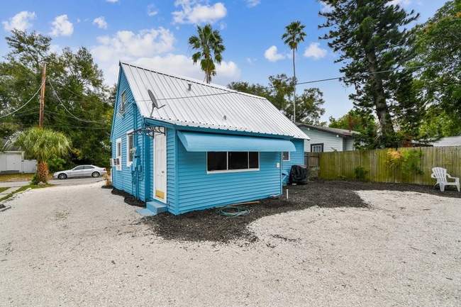 Photo - 1414 17th St W