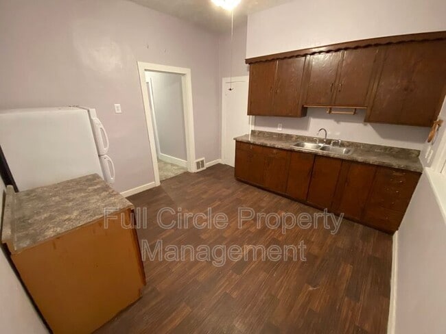 Photo - 2535 Avenue B