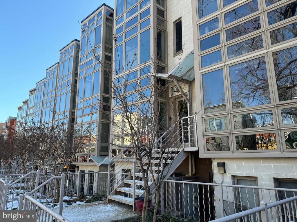 Photo - 211 R St NE Apartment Unit B