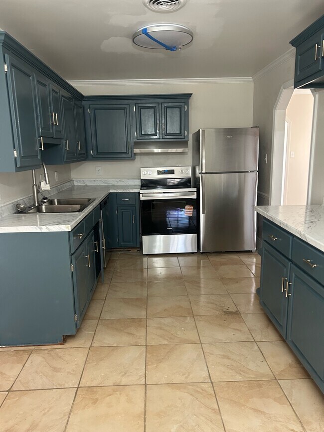 Photo - 2002 Bob White Dr