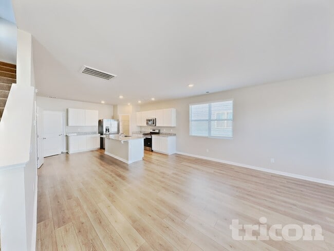 Photo - 1525 Ashgrove Pl