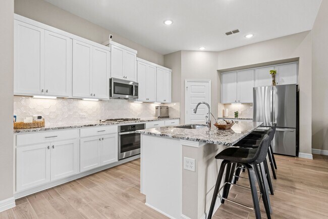 Building Photo - 4106 Sherman Oak Ln
